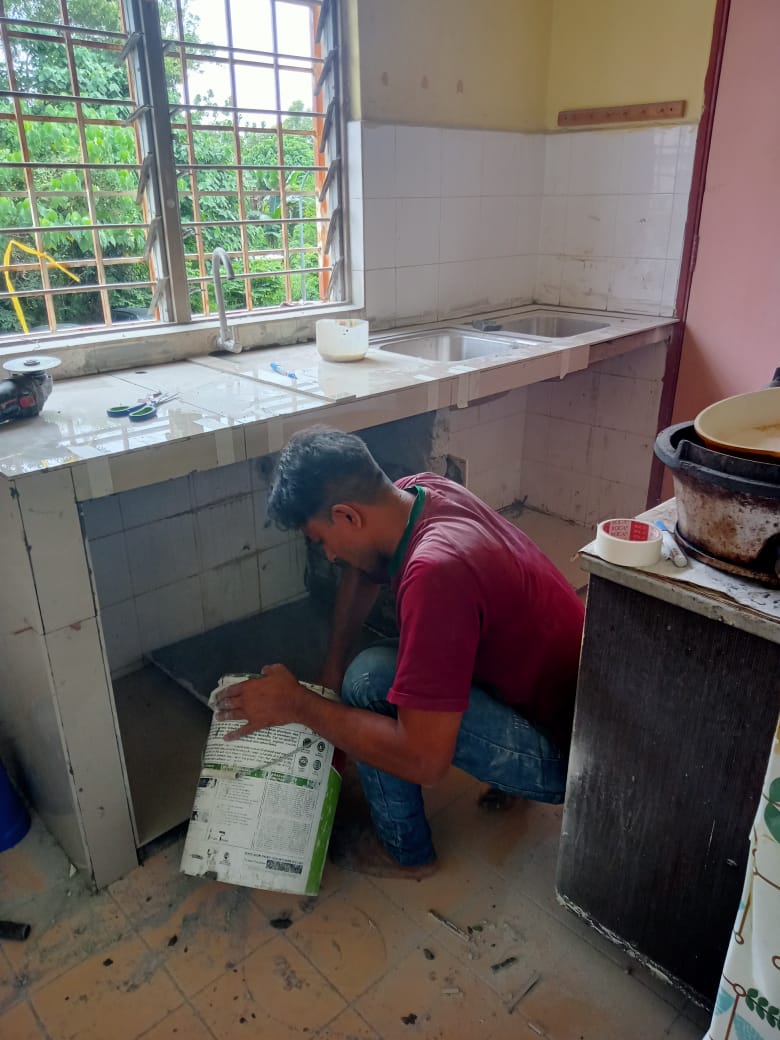 Precision Floor Tile Alignment